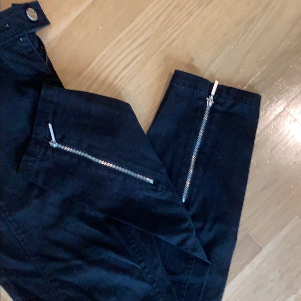 Sexy! WHBM Ankle Zip Pants - Picture 2 of 9